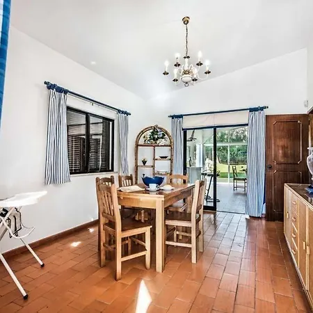 וילה Sleeps 6 With Pool Air Con And Wifi וילהמורה