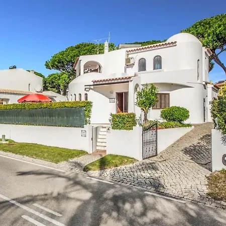 Sleeps 6 With Pool Air Con And Wifi