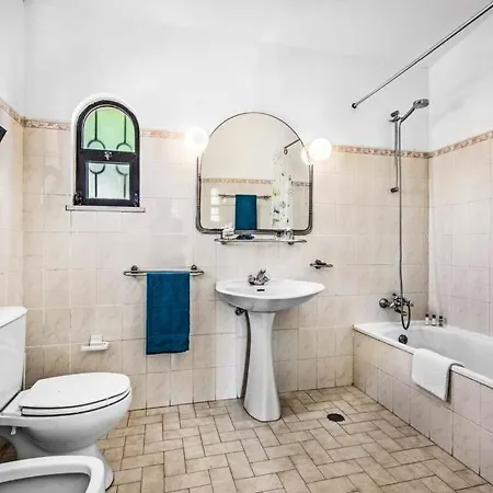 Sleeps 6 With Pool Air Con And Wifi וילה *