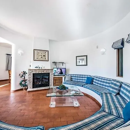 Sleeps 6 With Pool Air Con And Wifi * וילהמורה