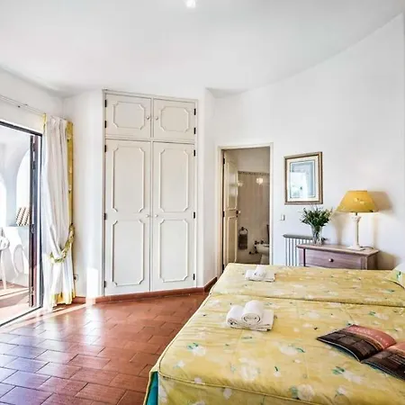 Sleeps 6 With Pool Air Con And Wifi וילה וילהמורה