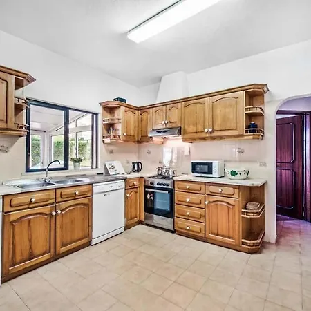וילה Sleeps 6 With Pool Air Con And Wifi *