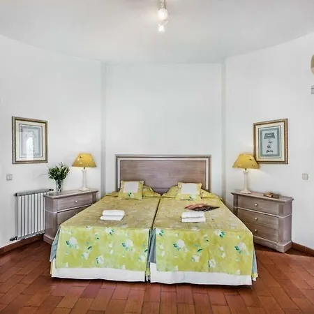 וילה Sleeps 6 With Pool Air Con And Wifi וילהמורה